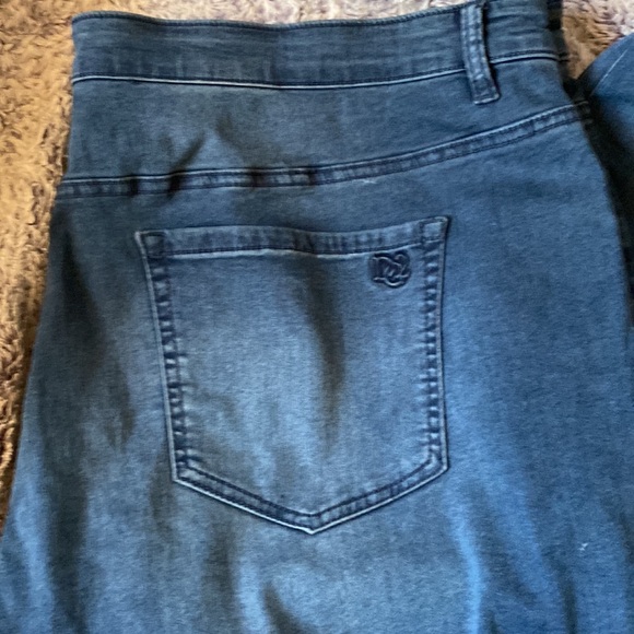 DG2 mid tone stretchy jeans - Picture 6 of 6